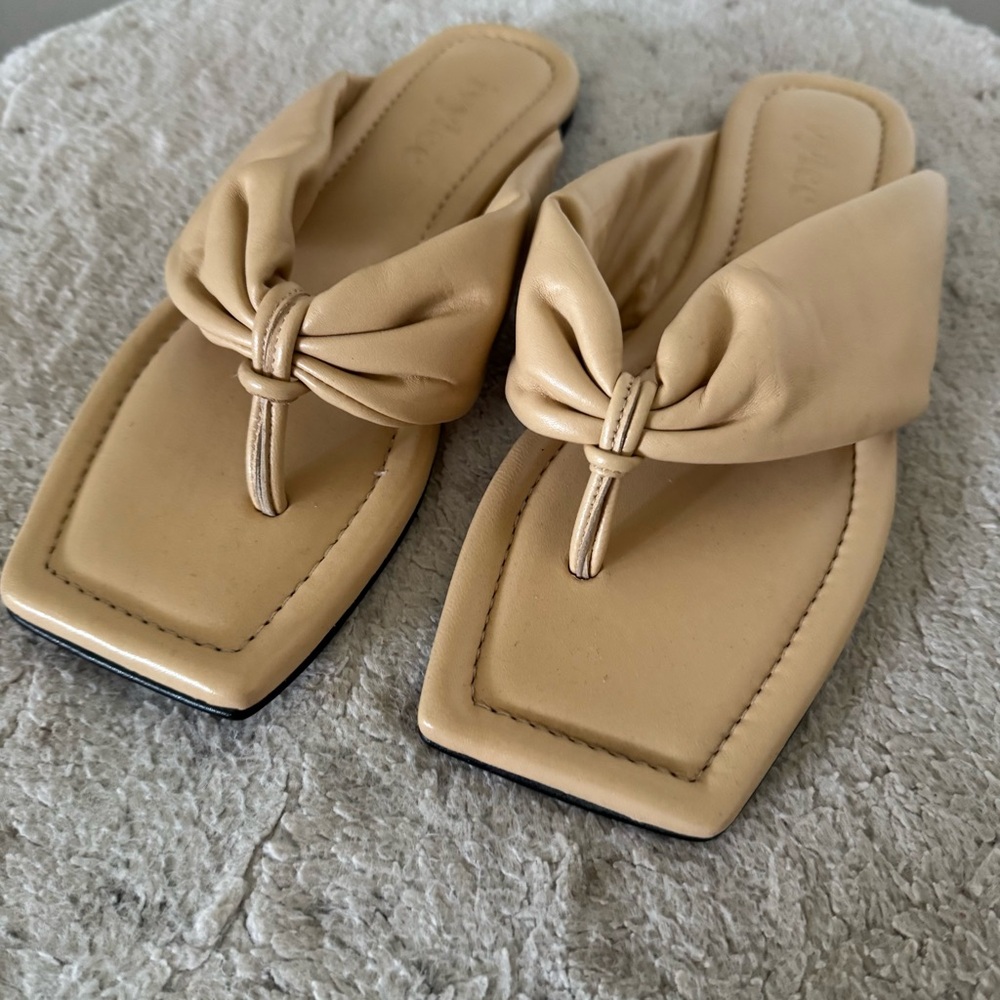 Leather Thong Flat Sandals Beige Size 38